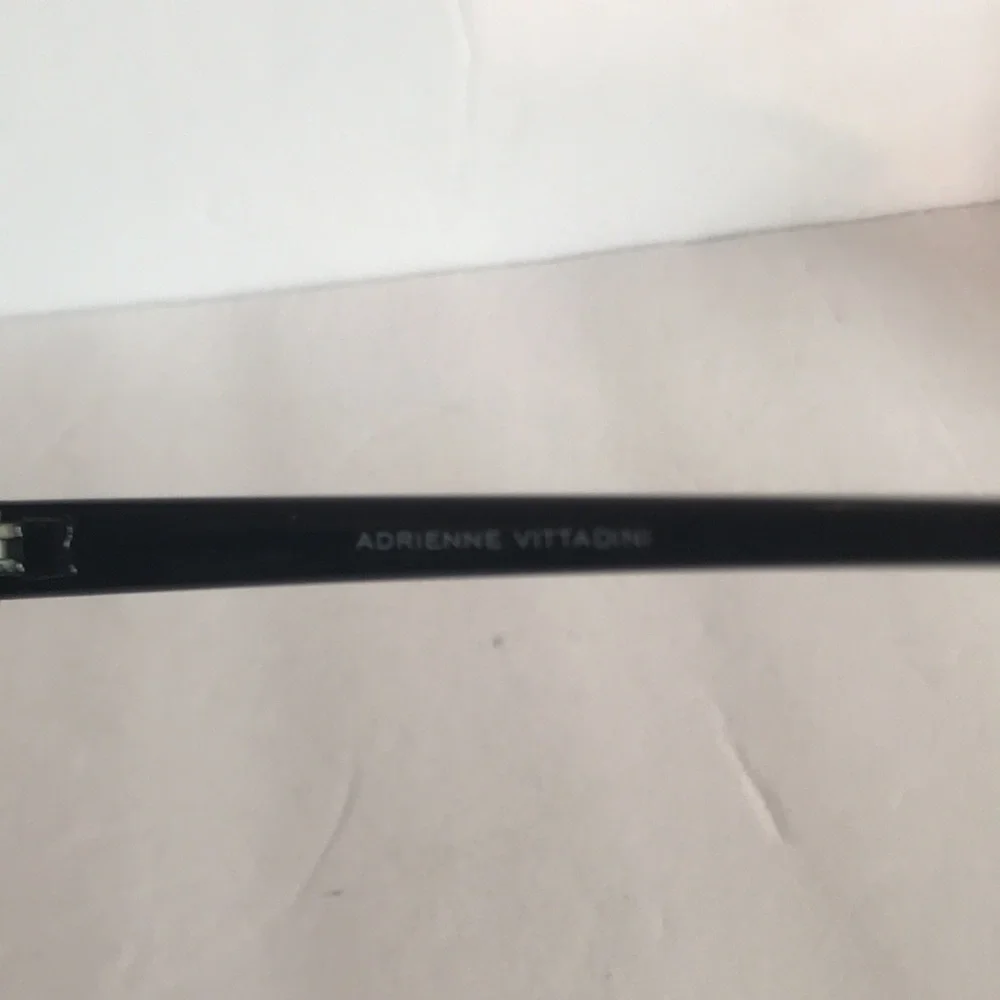 Adrienne Vittadini Sunglasses - Picture 4 of 4